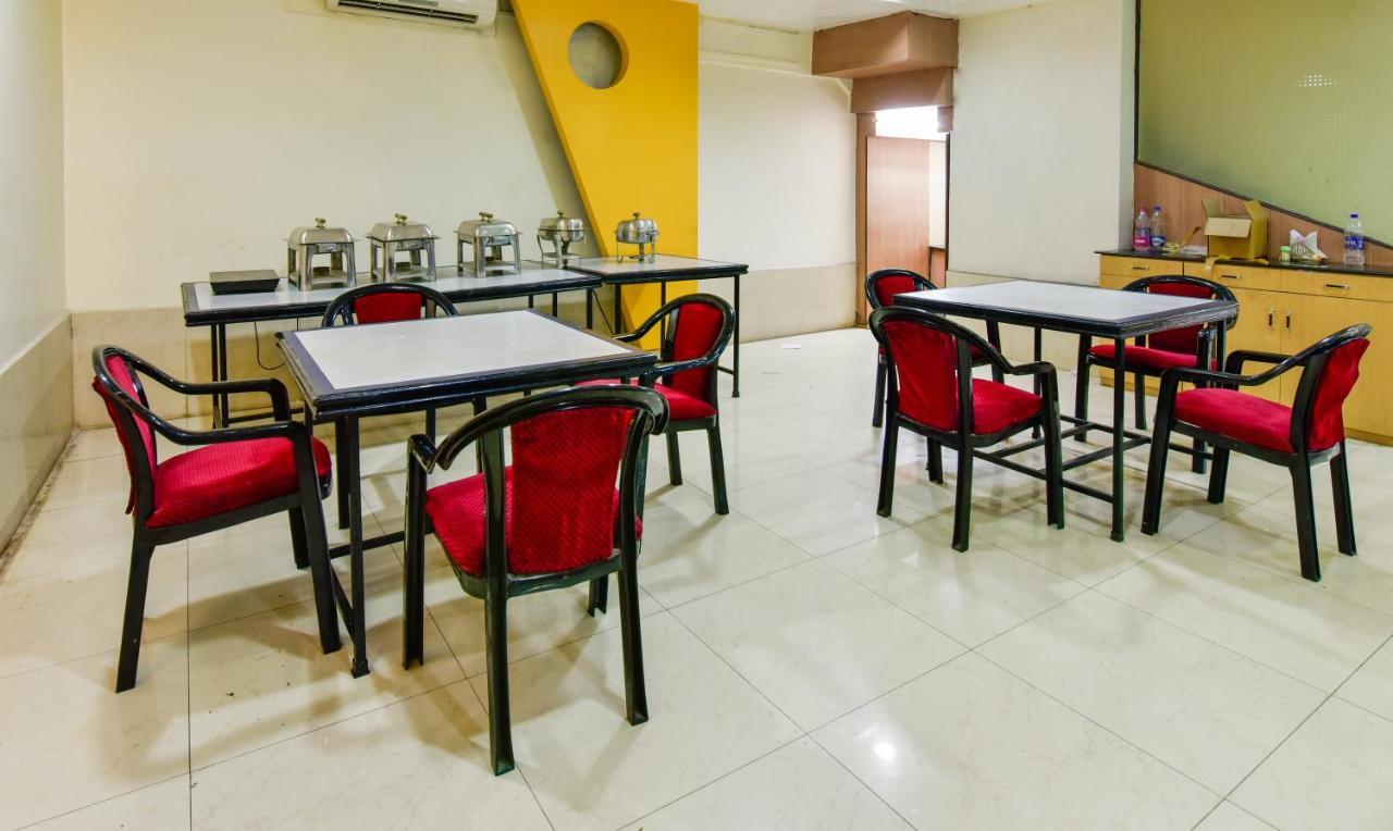 Hotel Kanishka Rāipur 외부 사진
