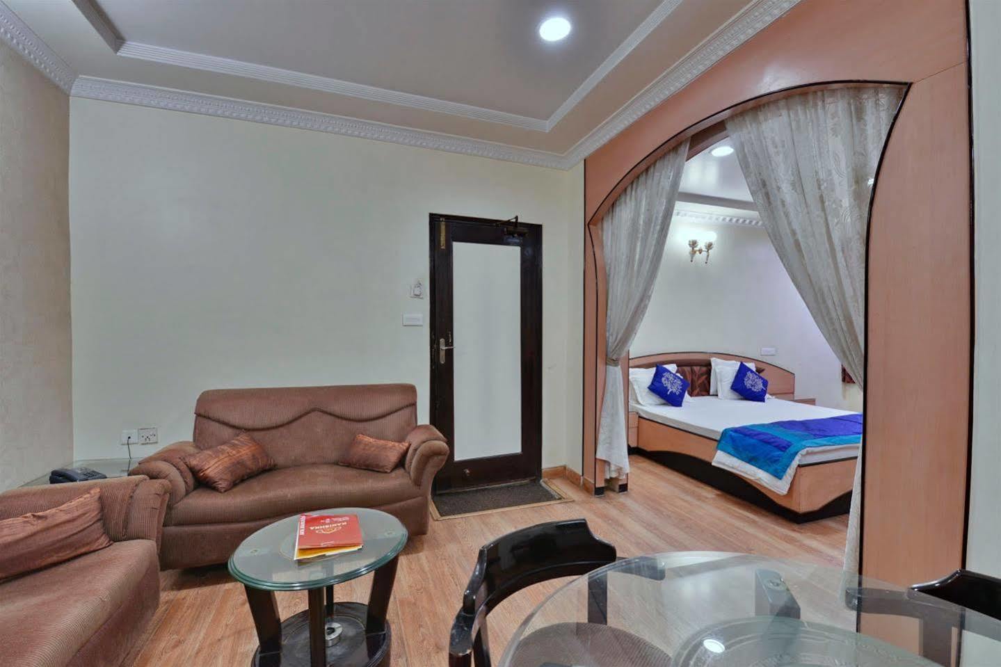 Hotel Kanishka Rāipur 외부 사진