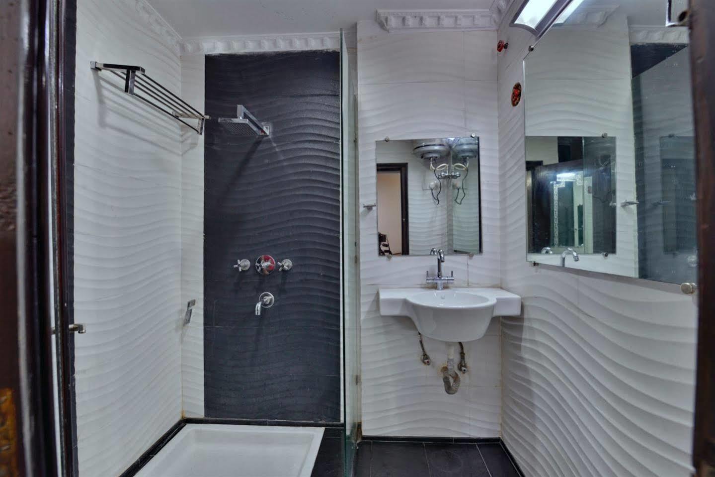 Hotel Kanishka Rāipur 외부 사진
