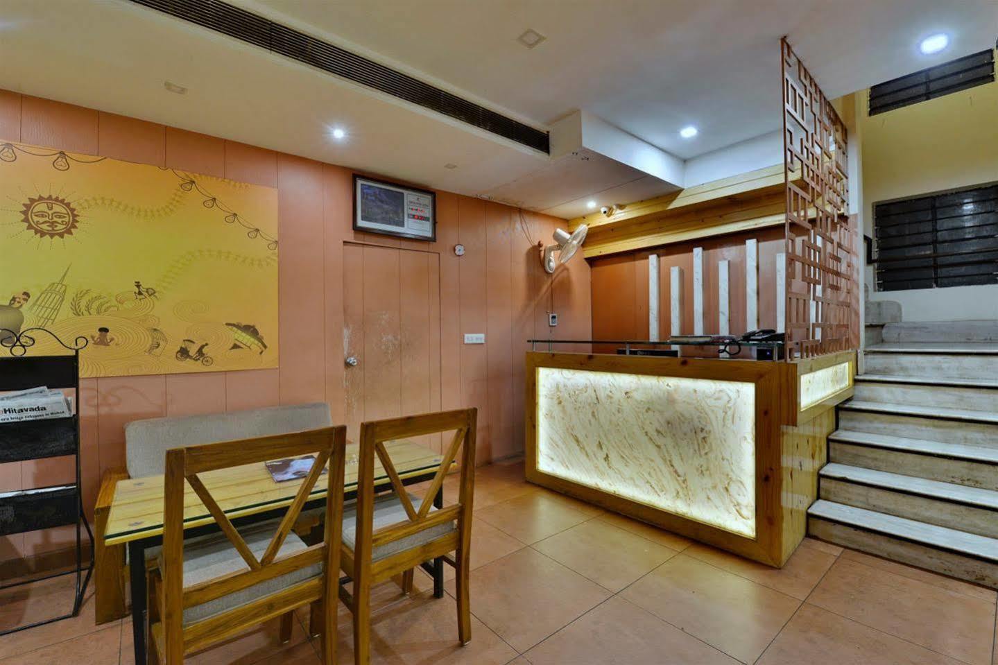 Hotel Kanishka Rāipur 외부 사진