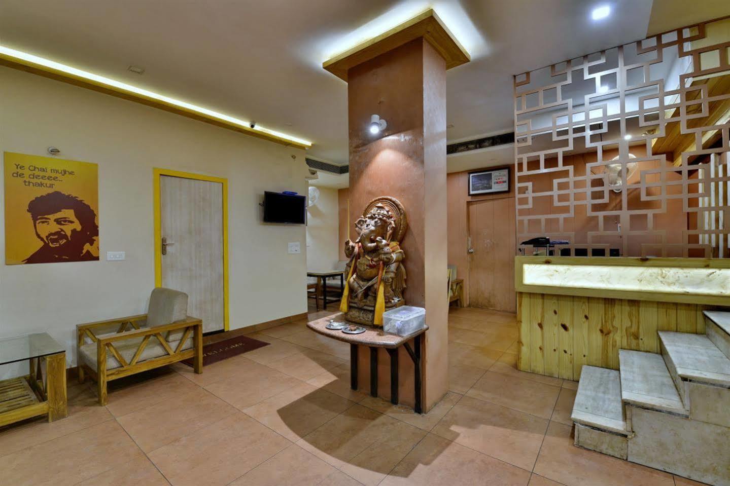 Hotel Kanishka Rāipur 외부 사진